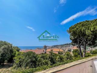 Villa in vendita a imperia zona residenziale