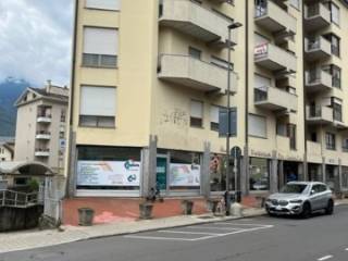 Garage in vendita a sondrio via giuseppe mazzini, 65