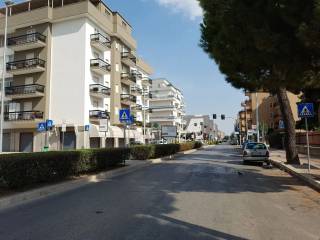 Garage in vendita a trani area residenziale zona sud zona sud - pozzo piano - lungomare