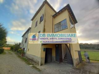 Casa indipendente in vendita a montevarchi via aretina, 500