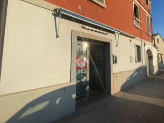 Negozio in affitto a brescia via della volta, 75