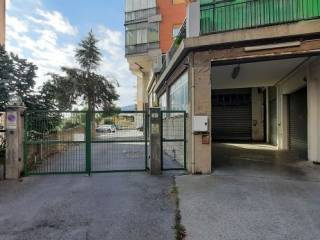 Magazzino in affitto a savona via mignone, 37