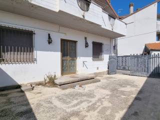 Casa indipendente in vendita a pianella via trento, 10