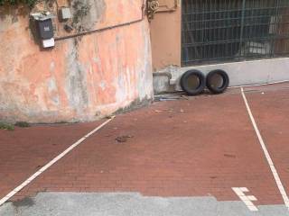 Posto auto in vendita a genova via renzo righetti