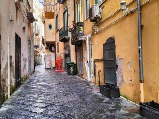 Negozio in vendita a salerno via giovanni ruggi d'aragona