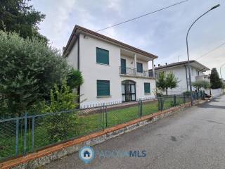 Casa indipendente in vendita ad abano terme via monte rua, 8