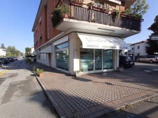 Laboratorio in vendita a san donà di piave via giuseppe garibaldi, 88