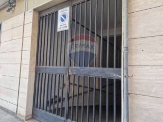 Garage in affitto ad acireale corso italia, 124