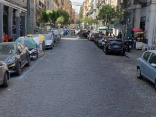 Garage in affitto a napoli via duomo, 340