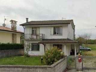 Villa in vendita a carlino via aquileia