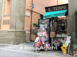 Edicola in vendita a viterbo corso italia