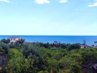 Casa indipendente in vendita ad aci castello via stazzone