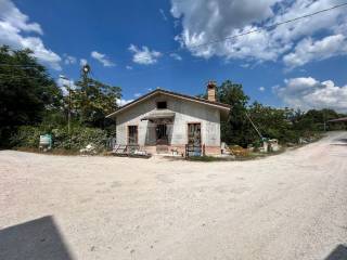 Casa indipendente in vendita a matelica via marco polo