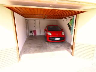 Garage in vendita a loano via giuseppe verdi