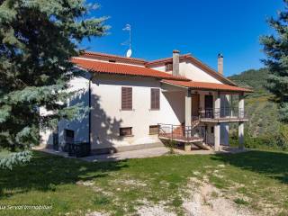 Villa in vendita a lugnano in teverina strada fontanelle