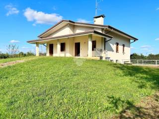 Villa in vendita a basiliano via giuseppe garibaldi, 49