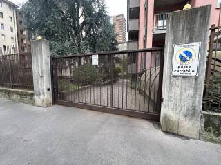 Garage in vendita a milano via cannero, 4