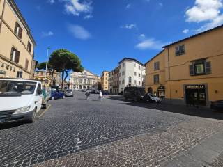 Negozio in affitto a viterbo corso italia