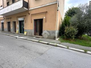 Negozio in vendita a novi ligure via marconi, 72