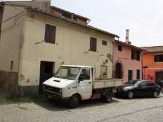 Villa in vendita a oriolo romano piazza garibaldi, 16