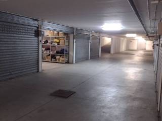 Garage in vendita a cagliari via robert koch, 15