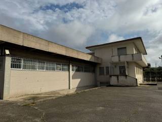 Capannone industriale in vendita a bassano del grappa via a. magio, 29