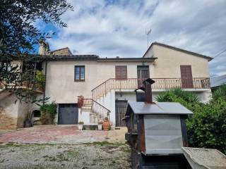 Casa indipendente in vendita a bastia umbra via bastiola, 129