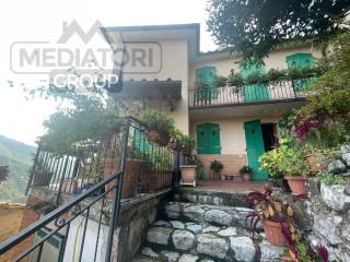 Casa indipendente in vendita a borgo a mozzano 