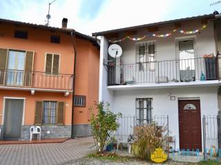 Casa indipendente in vendita a cerrione via john fitzgerald kennedy, 45