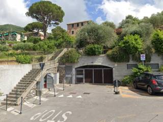 Garage in affitto a camogli via jacopo ruffini, 18