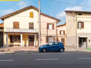 Casa indipendente in vendita a correggio via strada statale reggio, 66