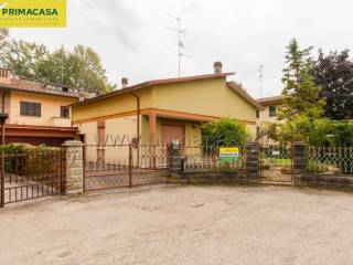 Casa indipendente in vendita a correggio via gianbattista morgagni, 7