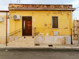 Appartamento in vendita a castelluccio dei sauri via bari, 77