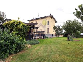 Casa indipendente in vendita a cortemaggiore via alcide de gasperi