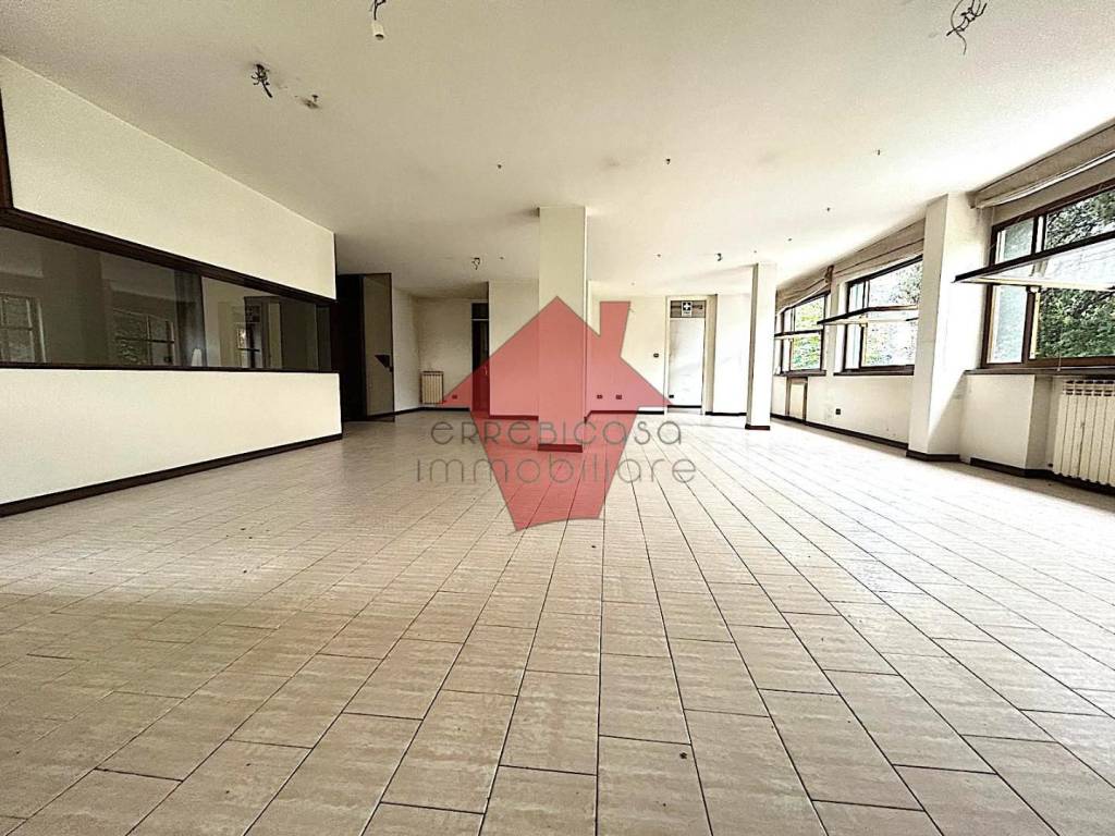 ufficio in vendita a Vinci in zona Sovigliana