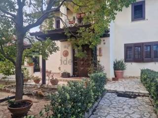 Villa in vendita a carini via strada statale 113 ovest