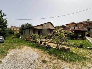 Casa indipendente in vendita a frosinone via marittima, 160