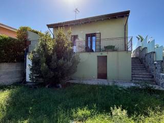 Villa bifamiliare in vendita ad aci bonaccorsi via nino martoglio, 14