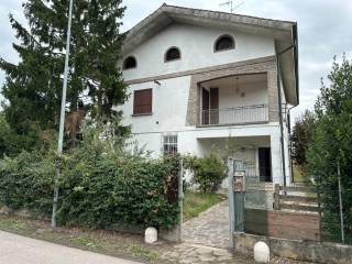 Villa in vendita a curtatone via a. grandi, 26