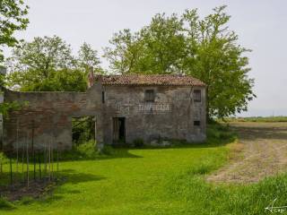 Rustico in vendita a rovigo via francesco baracca 38