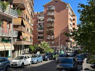 Negozio in affitto a roma viale giulio agricola