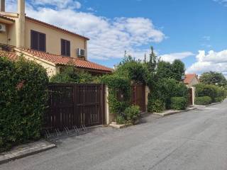 Villa bifamiliare in vendita a montalto di castro località torre di maremma