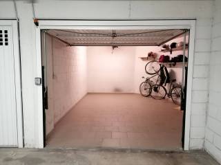 Garage in vendita a milano via oreste salomone, 51