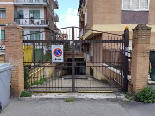 Garage in vendita a guidonia montecelio via vincenzo monti, 32