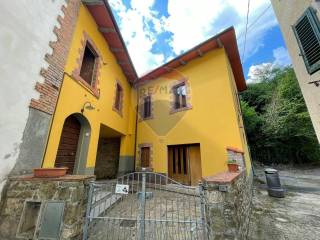 Casa indipendente in vendita a san marcello piteglio via san rocco san marcello pistoiese, 13