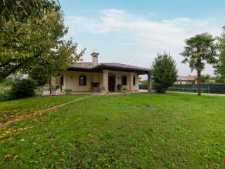 Villa in vendita a san vito al tagliamento via della roggia