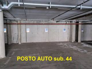 Posto auto in vendita a verona via alberto dominutti, 6