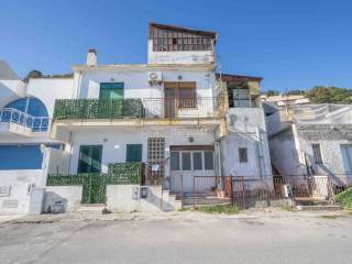 Casa indipendente in vendita a messina via del corsaro 77