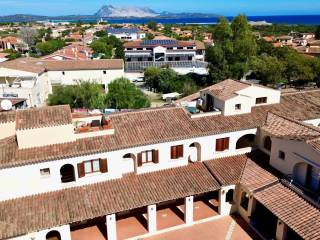 Negozio in vendita a san teodoro piazzetta garden, s.n.c.