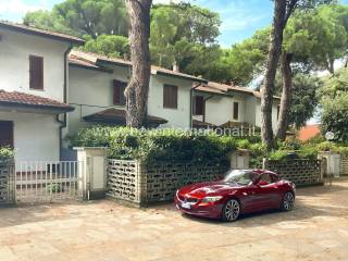 Villa a schiera in vendita a montignoso via dante alighieri